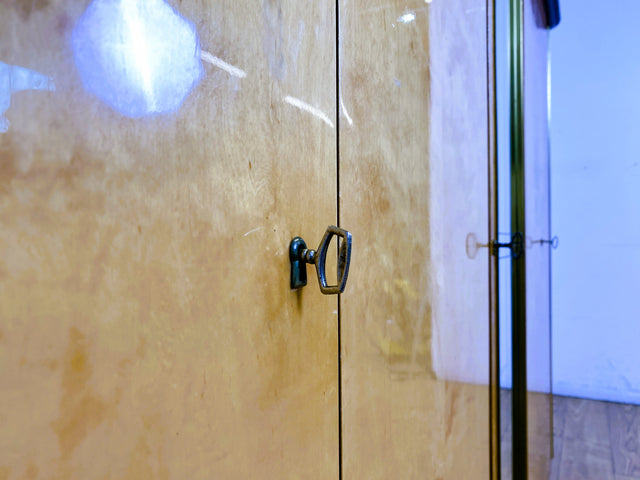 Stilvoller und gut erhaltener großer 50er Jahre Rockabilly Kleiderschrank mit Spiegeltür I Schrank Schlafzimmerschrank Wäscheschrank Wardrobe Vintage Mid-Century 60er I