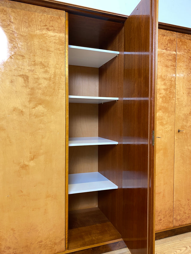 Stilvoller und gut erhaltener großer 50er Jahre Rockabilly Kleiderschrank mit Spiegeltür I Schrank Schlafzimmerschrank Wäscheschrank Wardrobe Vintage Mid-Century 60er I