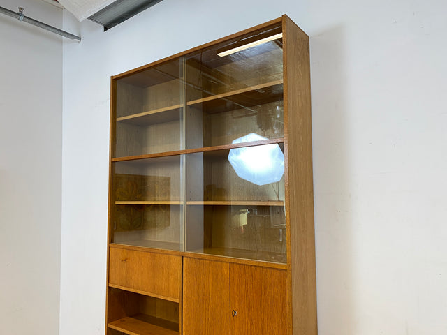 WMK I Hochwertiger großer Mid-Century Bücherschrank I Vollholz in Eiche I mit Vitrine und Schiebetüren I Büchervitrine Highboard Regalwand Eckregal Eckschrank Regal Wohnwand Vintage 50er 60er