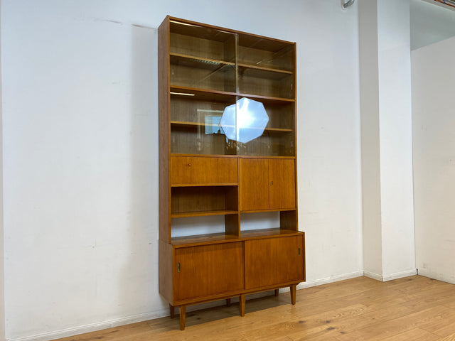 WMK I Hochwertiger großer Mid-Century Bücherschrank I Vollholz in Eiche I mit Vitrine und Schiebetüren I Büchervitrine Highboard Regalwand Eckregal Eckschrank Regal Wohnwand Vintage 50er 60er