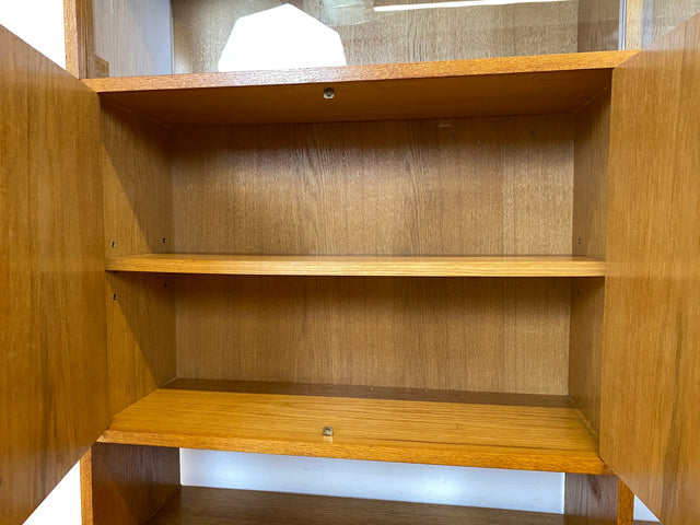 WMK I Hochwertiger großer Mid-Century Bücherschrank I Vollholz in Eiche I mit Vitrine und Schiebetüren I Highboard Büchervitrine Regalwand Eckregal Eckschrank Regal Wohnwand Vintage 50er 60er