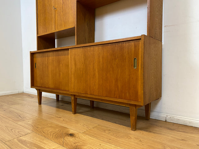 WMK I Hochwertiger großer Mid-Century Bücherschrank I Vollholz in Eiche I mit Vitrine und Schiebetüren I Highboard Büchervitrine Regalwand Eckregal Eckschrank Regal Wohnwand Vintage 50er 60er