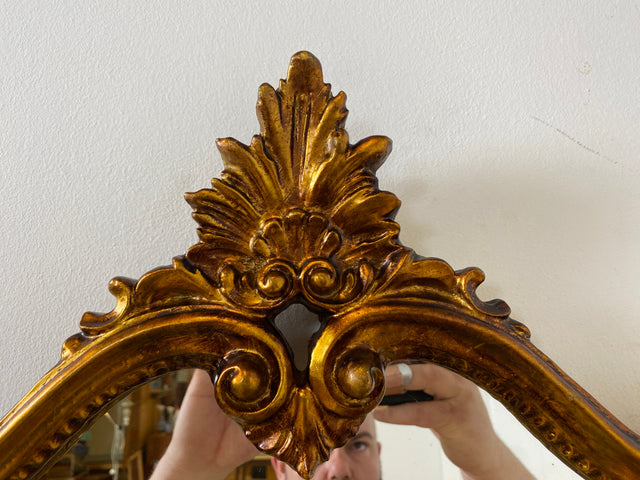 Wunderschöner großer Vintage Wandspiegel im antiken Stil mit goldenem Akanthusblatt Rahmen aus Stuck