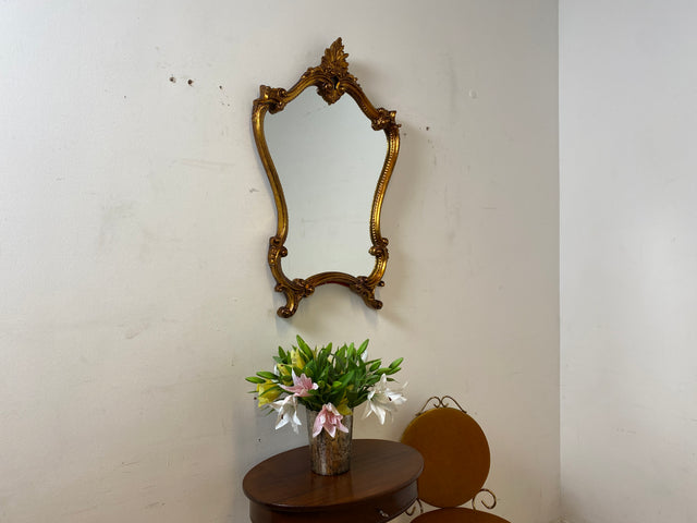 Wunderschöner großer Vintage Wandspiegel im antiken Stil mit goldenem Akanthusblatt Rahmen aus Stuck