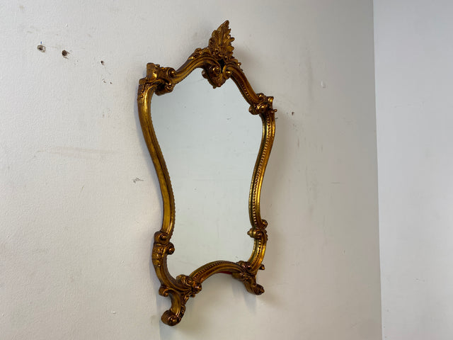 Wunderschöner großer Vintage Wandspiegel im antiken Stil mit goldenem Akanthusblatt Rahmen aus Stuck