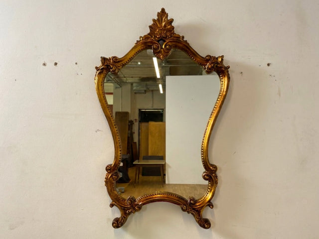 Wunderschöner großer Vintage Wandspiegel im antiken Stil mit goldenem Akanthusblatt Rahmen aus Stuck