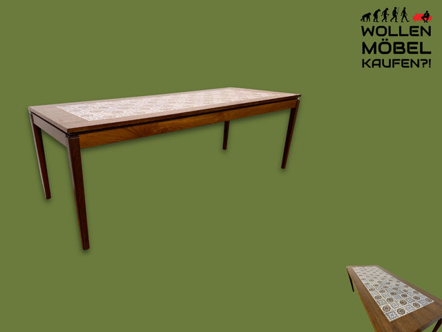 Stilvoller großer skandinavischer Mid-Century Couchtisch mit kunstvollem Fließen und Nussbaum Holzrahmen
