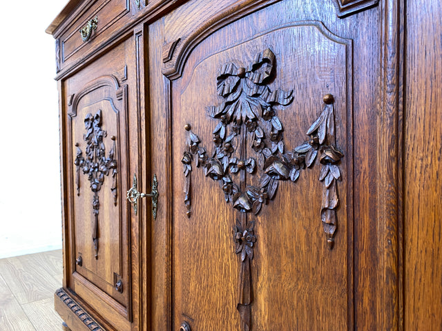 Vornehme handverzierte antike Anrichte aus Eiche mit Schubladen und edlem Messingbeschlag I Schrank Kommode Wickelkommode Küchenschrank Bauernschrank Sideboard Jugendstil Vintage I