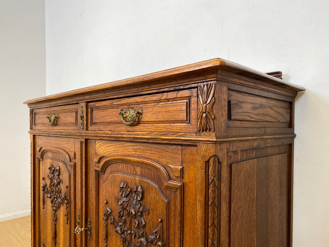 Vornehme handverzierte antike Anrichte aus Eiche mit Schubladen und edlem Messingbeschlag I Schrank Kommode Wickelkommode Küchenschrank Bauernschrank Sideboard Jugendstil Vintage I