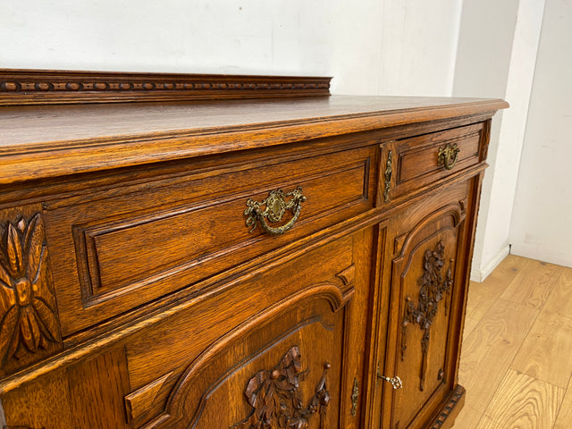 Vornehme handverzierte antike Anrichte aus Eiche mit Schubladen und edlem Messingbeschlag I Schrank Kommode Wickelkommode Küchenschrank Bauernschrank Sideboard Jugendstil Vintage I
