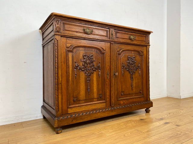 Vornehme handverzierte antike Anrichte aus Eiche mit Schubladen und edlem Messingbeschlag I Schrank Kommode Wickelkommode Küchenschrank Bauernschrank Sideboard Jugendstil Vintage I