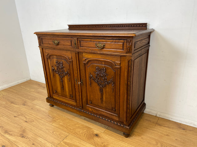 Vornehme handverzierte antike Anrichte aus Eiche mit Schubladen und edlem Messingbeschlag I Schrank Kommode Wickelkommode Küchenschrank Bauernschrank Sideboard Jugendstil Vintage I