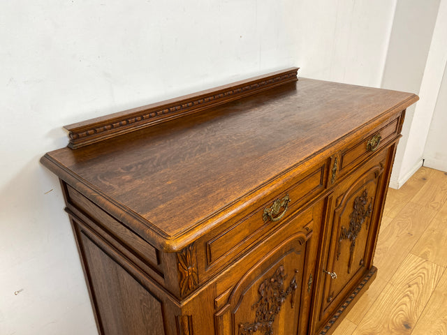 Vornehme handverzierte antike Anrichte aus Eiche mit Schubladen und edlem Messingbeschlag I Schrank Kommode Wickelkommode Küchenschrank Bauernschrank Sideboard Jugendstil Vintage I