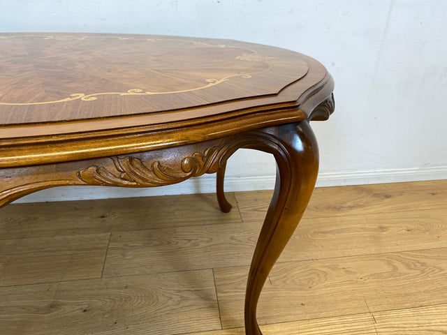 Wunderschöner und sehr gut erhaltener handverzierter Chippendale Couchtisch mit feinen Intarsien I Wohnzimmertisch Coffee Table Salontisch Sitzgarnitur Stilmöbel Vintage I