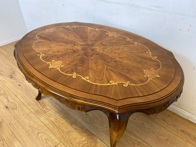 Wunderschöner und sehr gut erhaltener handverzierter Chippendale Couchtisch mit feinen Intarsien I Wohnzimmertisch Coffee Table Salontisch Sitzgarnitur Stilmöbel Vintage I