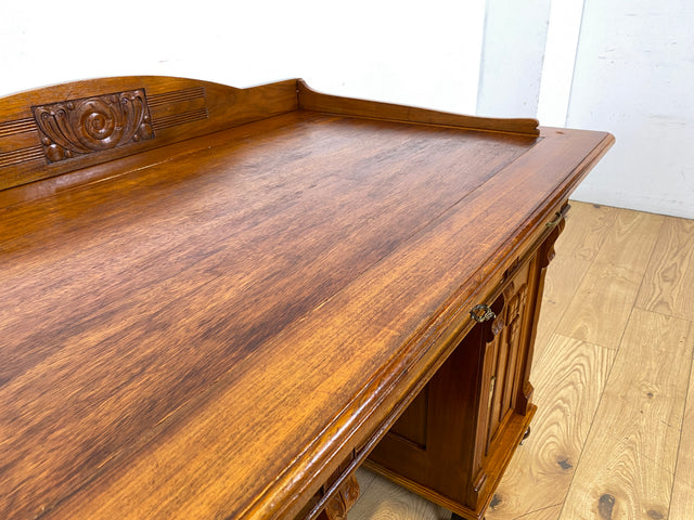 Eleganter und gut erhaltener handverzierter antiker Schreibtisch mit edlem Messingbeschlag I Massivholz in Eiche I Arbeitstisch Bürotisch Sekretär Jugendstil Vintage I