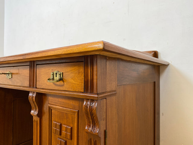 Eleganter und gut erhaltener handverzierter antiker Schreibtisch mit edlem Messingbeschlag I Massivholz in Eiche I Arbeitstisch Bürotisch Sekretär Jugendstil Vintage I