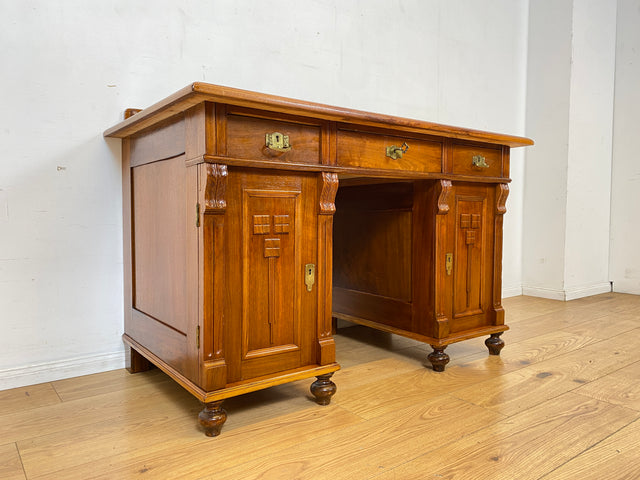 Eleganter und gut erhaltener handverzierter antiker Schreibtisch mit edlem Messingbeschlag I Massivholz in Eiche I Arbeitstisch Bürotisch Sekretär Jugendstil Vintage I