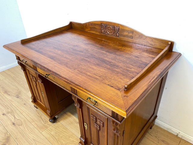 Eleganter und gut erhaltener handverzierter antiker Schreibtisch mit edlem Messingbeschlag I Massivholz in Eiche I Arbeitstisch Bürotisch Sekretär Jugendstil Vintage I
