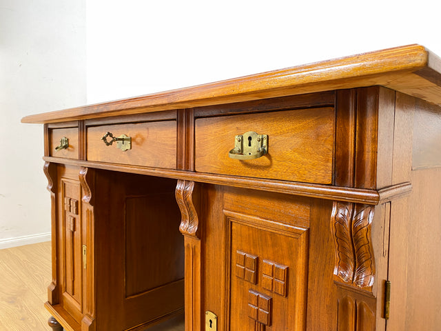 Eleganter und gut erhaltener handverzierter antiker Schreibtisch mit edlem Messingbeschlag I Massivholz in Eiche I Arbeitstisch Bürotisch Sekretär Jugendstil Vintage I