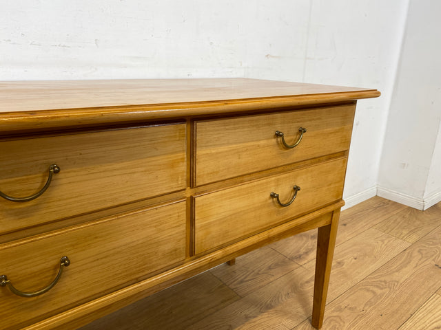 Hochwertige helle Mid-Century Kommode aus vollem Holz mit Schubladen & Messinggriffen I Sideboard Anrichte Schubladenkommode Schrank Wäschekommode Flurkommode Vintage 50er 60er