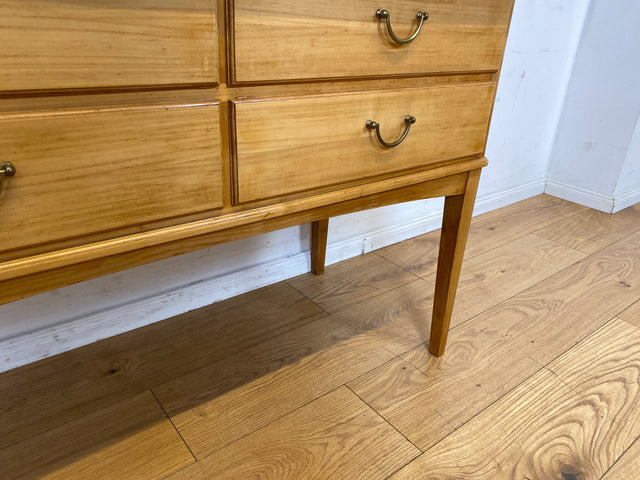 Hochwertige helle Mid-Century Kommode aus vollem Holz mit Schubladen & Messinggriffen I Sideboard Anrichte Schubladenkommode Schrank Wäschekommode Flurkommode Vintage 50er 60er