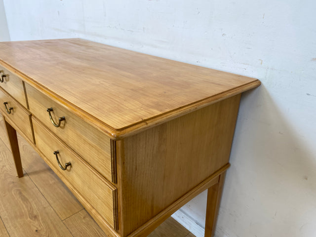 Hochwertige helle Mid-Century Kommode aus vollem Holz mit Schubladen & Messinggriffen I Sideboard Anrichte Schubladenkommode Schrank Wäschekommode Flurkommode Vintage 50er 60er