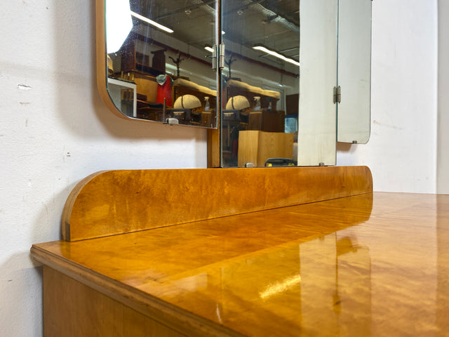 Freundliche und gut erhaltene helle Mid-Century Spiegelkommode I Vollholz furniert I Frisierkommode Schminktisch Kommode Wäschekommode Sideboard Spiegel 60er Vintage I