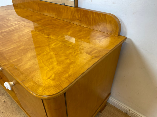 Freundliche und gut erhaltene helle Mid-Century Spiegelkommode I Vollholz furniert I Frisierkommode Schminktisch Kommode Wäschekommode Sideboard Spiegel 60er Vintage I