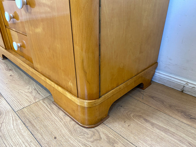 Freundliche und gut erhaltene helle Mid-Century Spiegelkommode I Vollholz furniert I Frisierkommode Schminktisch Kommode Wäschekommode Sideboard Spiegel 60er Vintage I