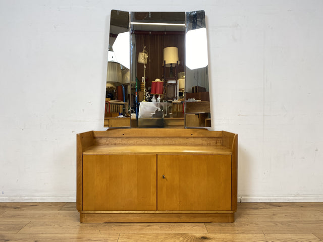 Formschöne helle Mid-Century Spiegelkommode mit großem Spiegel I Frisierkommode Schminkkommode Schminktisch Wäschekommode Sideboard Kommode Wäschekommode Vintage 50er 60er I