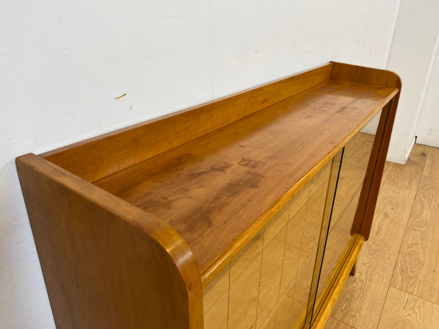 Formschöne helle Mid-Century Vitrine aus vollem Holz mit original Gläsern I Büchervitrine Bücherschrank Bücherregal Regal Kommode Sideboard Glasvitrine Vintage 50er 60er I