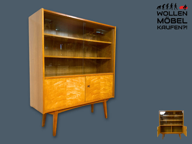 Stilvolle helle Mid-Century Vitrine aus 1964 mit zeittypischen konischen Füßen I Highboard Glasvitrine Bücherschrank Büchervitrine Sideboard Schrank Vintage Retro 60er I