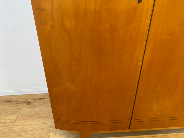 Formschöner heller 50er Jahre Kleiderschrank aus vollem Holz mit perfekter Aufteilung I Schrank Schlafzimmerschrank Wäscheschrank Wardrobe Mid-Century 60er Vintage Retro I