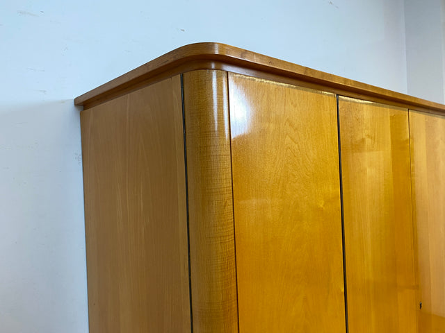 WMK I Formschöner und perfekt aufgeteilter heller 60er Jahre Kleiderschrank I Schrank Schlafzimmerschrank Wäscheschrank Wardrobe Vintage Mid-Century Rockabilly 50er I
