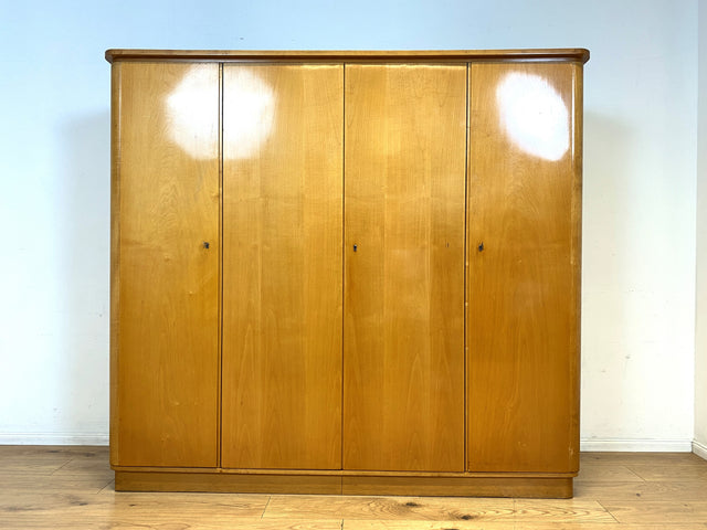 WMK I Formschöner und perfekt aufgeteilter heller 60er Jahre Kleiderschrank I Schrank Schlafzimmerschrank Wäscheschrank Wardrobe Vintage Mid-Century Rockabilly 50er I