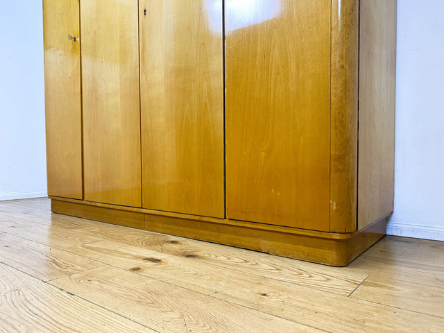 WMK I Formschöner und perfekt aufgeteilter heller 60er Jahre Kleiderschrank I Schrank Schlafzimmerschrank Wäscheschrank Wardrobe Vintage Mid-Century Rockabilly 50er I