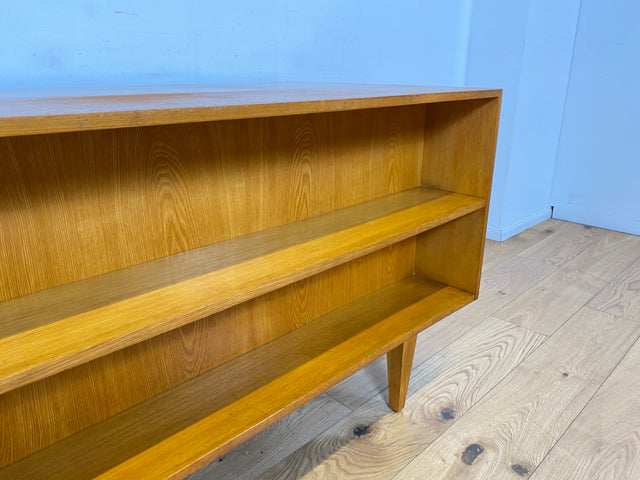 WMK I Minimalistischer heller 60er Jahre Schreibtisch von Musterring, freistehend mit Regal Rückseite