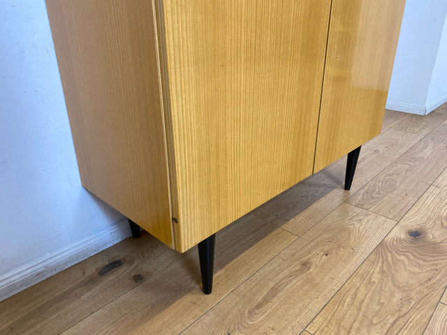 Minimalistischer heller 70er Jahre Schrank mit Kleiderstange & Böden I Garderobenschrank Wäscheschrank Kleiderschrank Schrank Flurschrank Wardrobe Garderobe Retro Vintage I