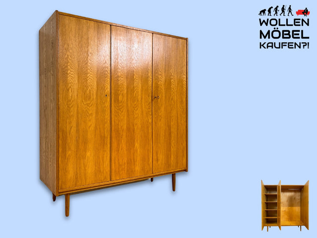 Stilvoller und sehr gut erhaltener heller Mid-Century Kleiderschrank in Eiche
