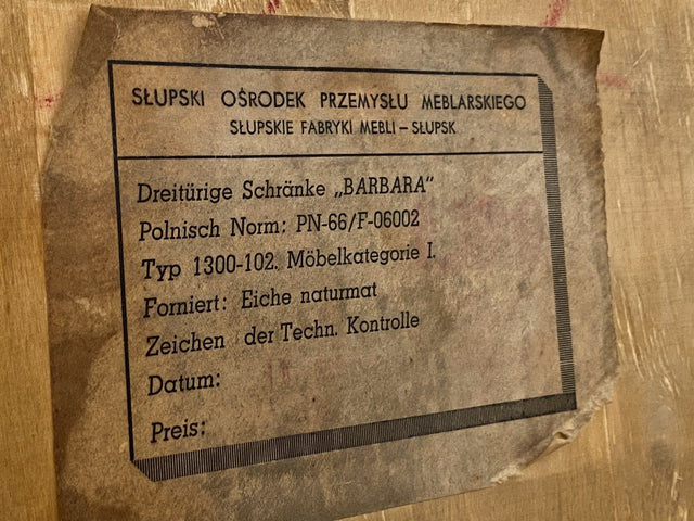 Stilvoller und sehr gut erhaltener heller Mid-Century Kleiderschrank in Eiche