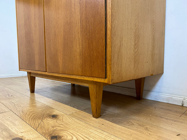 Schöner und perfekt aufgeteilter heller Mid-Century Kleiderschrank in Eiche mit Aufsatz I Schrank Wäscheschrank Schlafzimmerschrank Flurschrank Garderobenschrank Vintage 60er I
