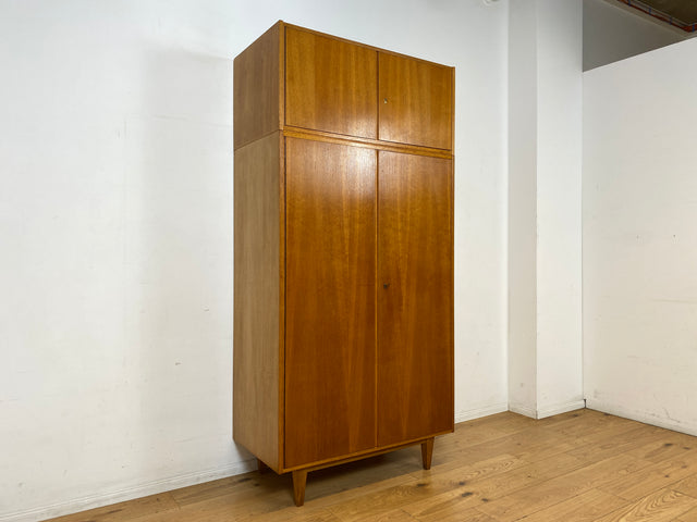 Schöner und perfekt aufgeteilter heller Mid-Century Kleiderschrank in Eiche mit Aufsatz I Schrank Wäscheschrank Schlafzimmerschrank Flurschrank Garderobenschrank Vintage 60er I