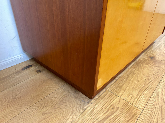Minimalistischer und gut erhaltener heller Mid-Century Kleiderschrank aus 1966 mit Schubladen I Schrank Schlafzimmerschrank Wardrobe Wäscheschrank Vintage Retro 70er I (Kopie)
