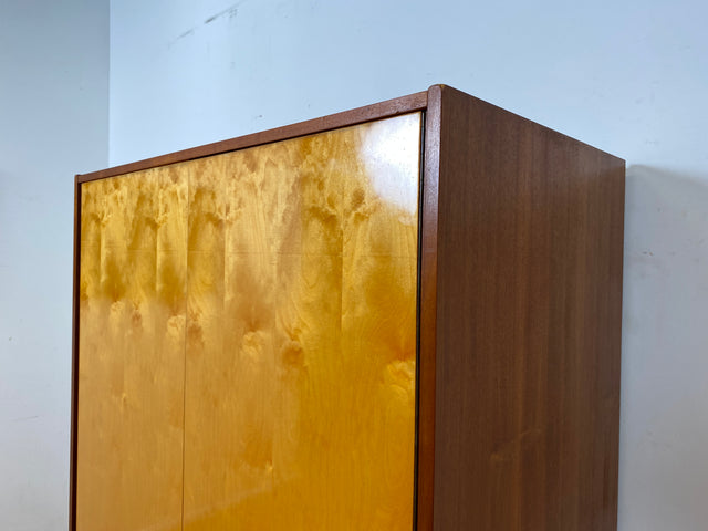 Minimalistischer und gut erhaltener heller Mid-Century Kleiderschrank aus 1966 mit Schubladen I Schrank Schlafzimmerschrank Wardrobe Wäscheschrank Vintage Retro 70er I (Kopie)