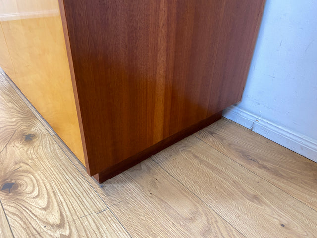 Minimalistischer und gut erhaltener heller Mid-Century Kleiderschrank aus 1966 mit Schubladen I Schrank Schlafzimmerschrank Wardrobe Wäscheschrank Vintage Retro 70er I (Kopie)