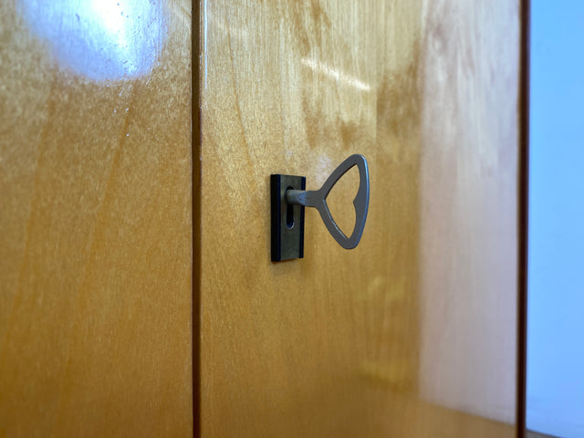 Minimalistischer und gut erhaltener heller Mid-Century Kleiderschrank aus 1966 mit Schubladen I Schrank Schlafzimmerschrank Wardrobe Wäscheschrank Vintage Retro 70er I (Kopie)
