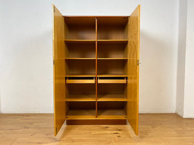 Minimalistischer und gut erhaltener heller Mid-Century Kleiderschrank aus 1966 mit Schubladen I Schrank Schlafzimmerschrank Wardrobe Wäscheschrank Vintage Retro 70er I (Kopie)