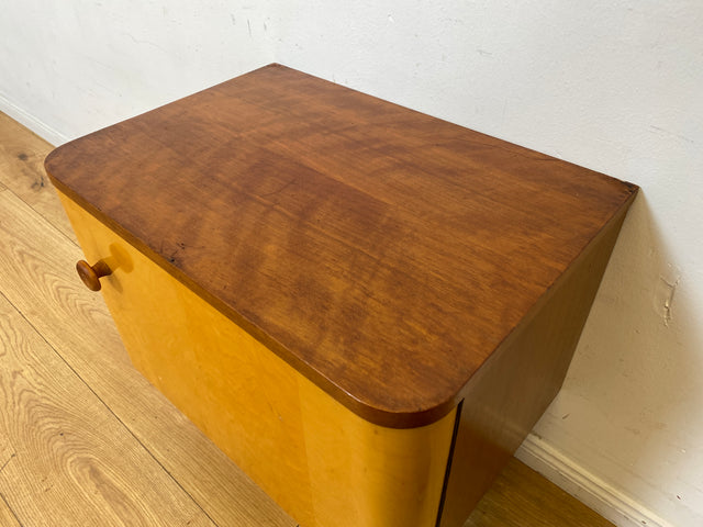 Freundlicher heller Mid-Century Nachttisch mit Schublade und konischen Füssen I Nachtkommode Nachtschrank Nachtschränkchen Kommode Beistelltisch 50er 60er Rockabilly Vintage I
