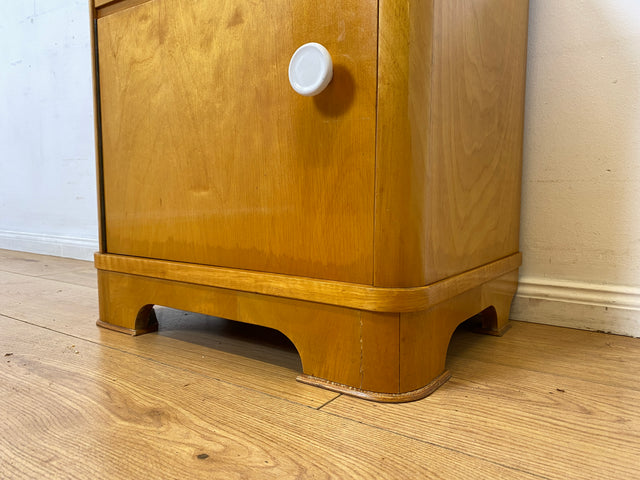 Freundlicher heller Mid-Century Nachttisch mit Schublade und Glasauflage I Vollholz furniert I Nachtkommode Nachtschrank Nachtschränkchen Kommode 60er Vintage I